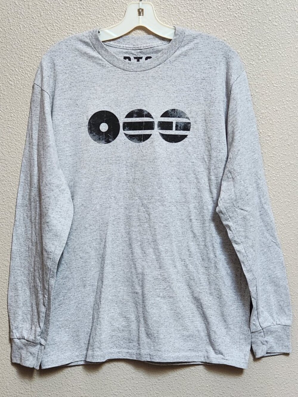 BTS - ARIRANG Tour Long Sleeve Graphic T-Shirt Gray - NEW NWT